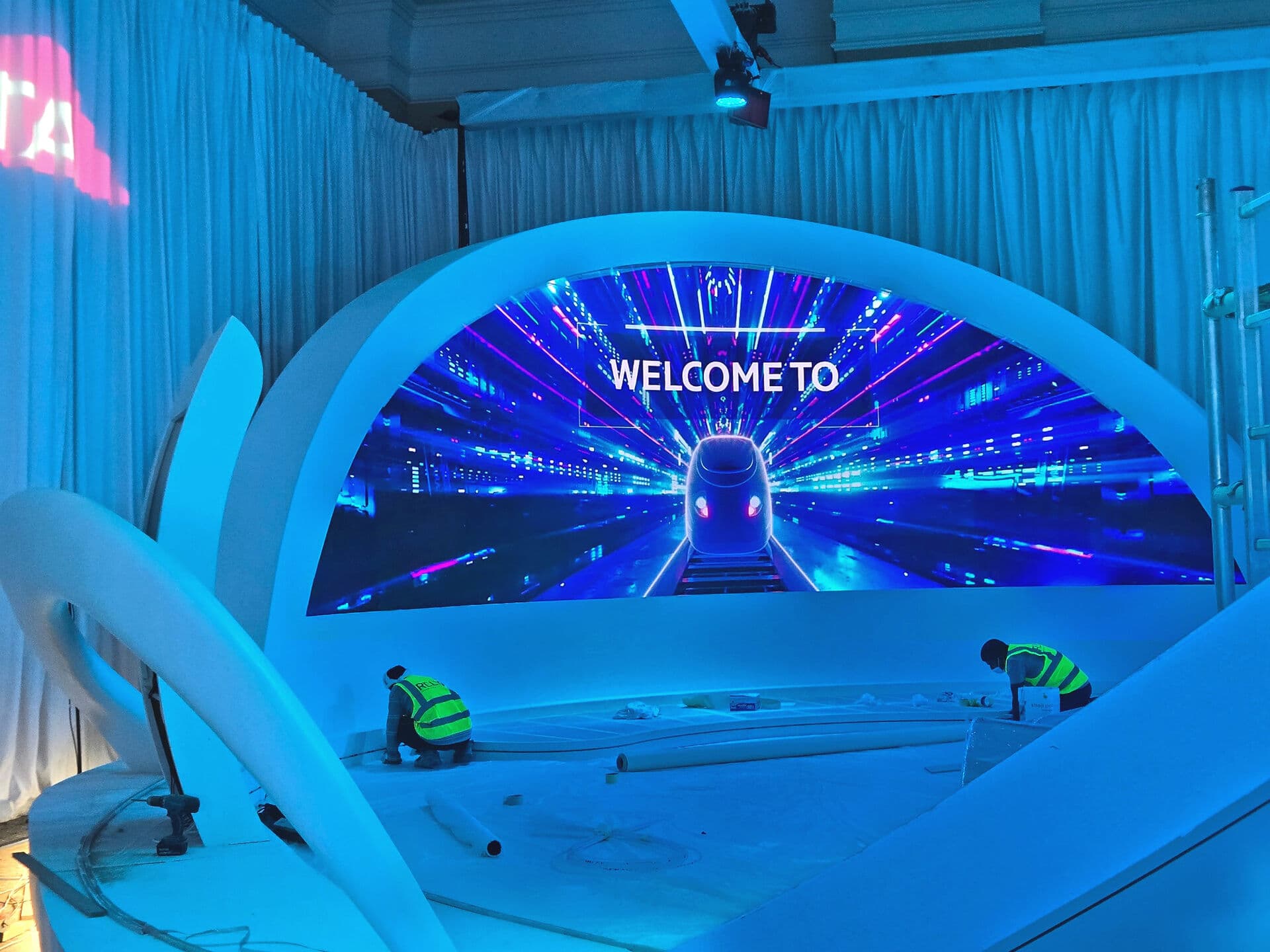 Dubai Women's Forum — Welcome Tunnel