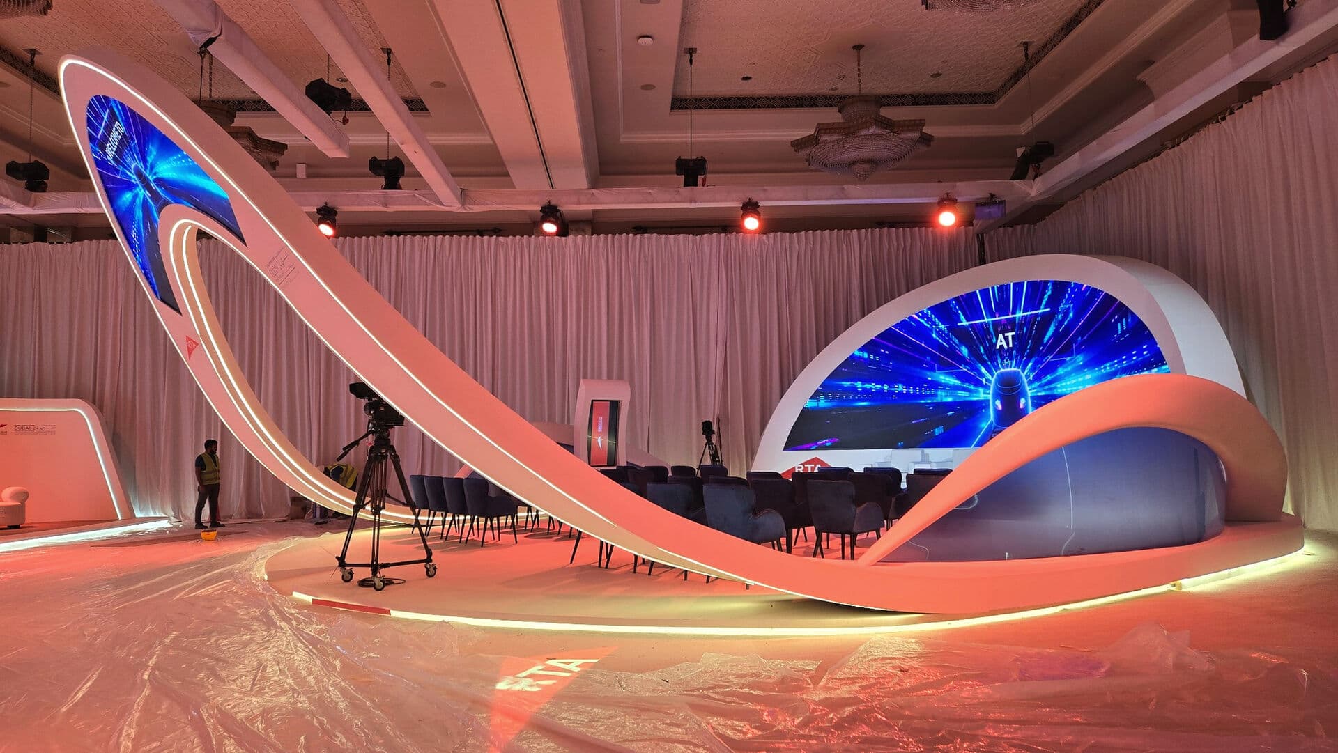 RTA — Sweeping LED Stage